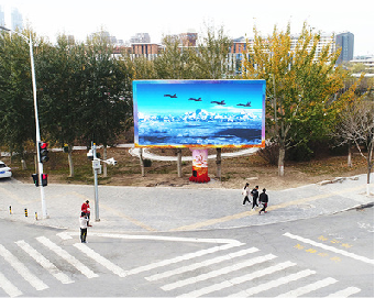 北流户外大屏广告投放要点。